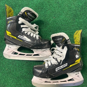 Intermediate Bauer Supreme Elite Hockey Skates (Regular) | Size 5 (Used)