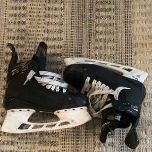Bauer Supreme UltraSonic Hockey Skates Regular Width  Size 6 (Used)