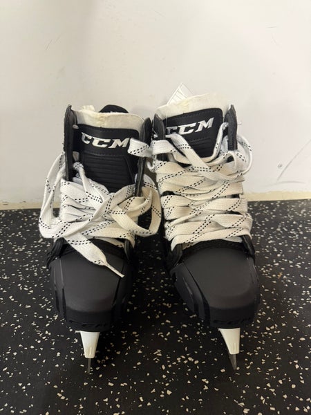 CCM JetSpeed Hockey Goalie Skates Regular Width Pro Stock 9.5 (New)