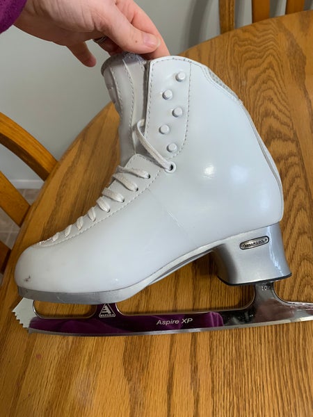 Jackson Ultima Premiere Figure Skates C Adult 8 (Used)