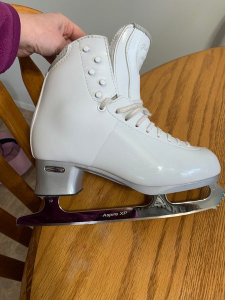 Jackson Ultima Premiere Figure Skates C Adult 8 (Used)