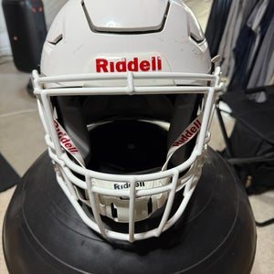 Youth Medium Riddell SpeedFlex Helmet (Used)