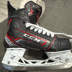 CCM JetSpeed Shock Hockey Skates Regular Width Size 4.5 (Used)