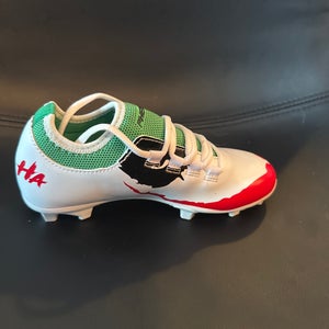 Unisex    Low Top Molded Cleats (New)