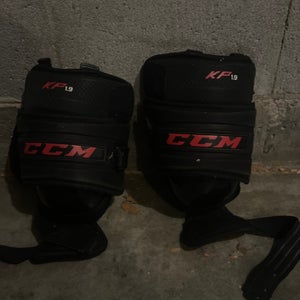 SR CCM KP1.9 Goalie Knee Pads