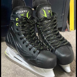 Hockey Skates Senior 9.0 (New)