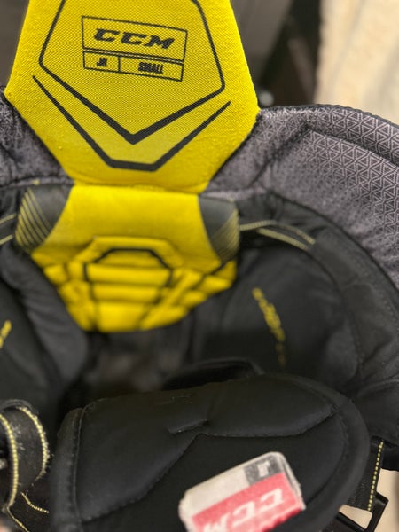 Small Junior CCM Tacks 9060 Hockey Pants Pro Stock (Used)