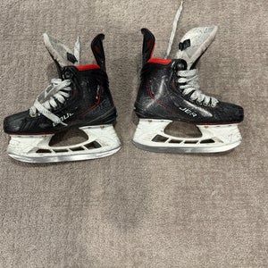 2021 Bauer Vapor 3X Pro Hockey Skates Regular Width  Pro Stock Size 2.5 (Used)