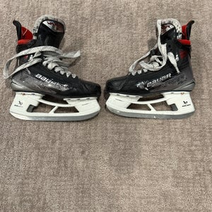 2023 Bauer Vapor 5x pro Hockey Skates Extra Wide Width Pro Stock Size 3.5 (Used)