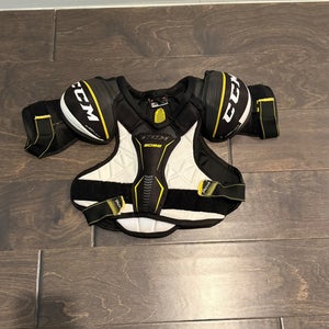 Junior Small CCM Tacks 5092 Shoulder Pads Pro Stock (Used)