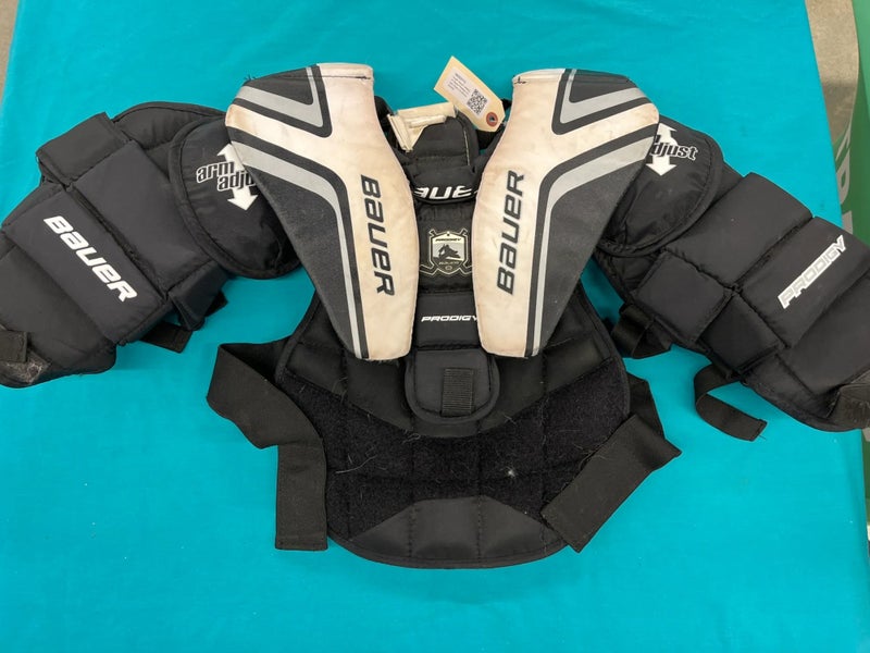 Youth Small / Medium Bauer Prodigy Goalie Chest Protector (Used)