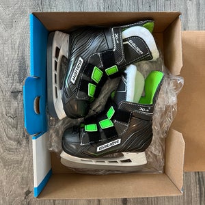 2022 Bauer XLS Hockey Skates Regular Width 6 (Used)