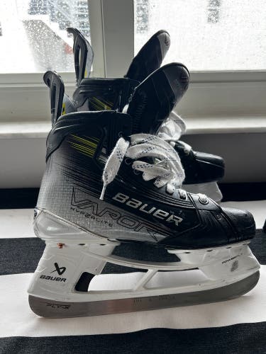 Bauer Vapor Hyperlite 2 Hockey Skates 7.5