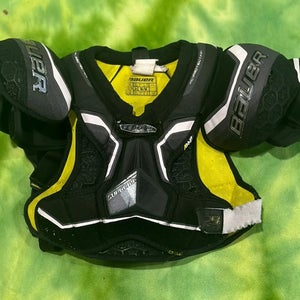 Bauer Supreme 2S Shoulder Pads | Junior Medium