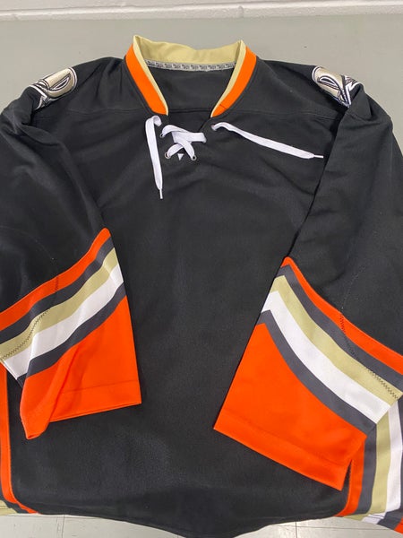 Youth goalie jersey