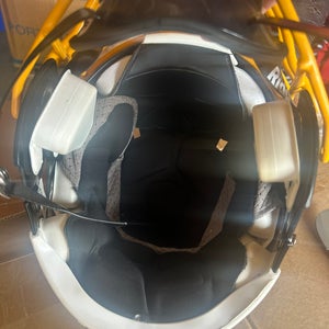Large Adult Riddell Helmet (Used)