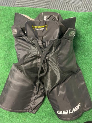 Black Bauer Supreme Matrix Hockey Pants (Used) | Int Large