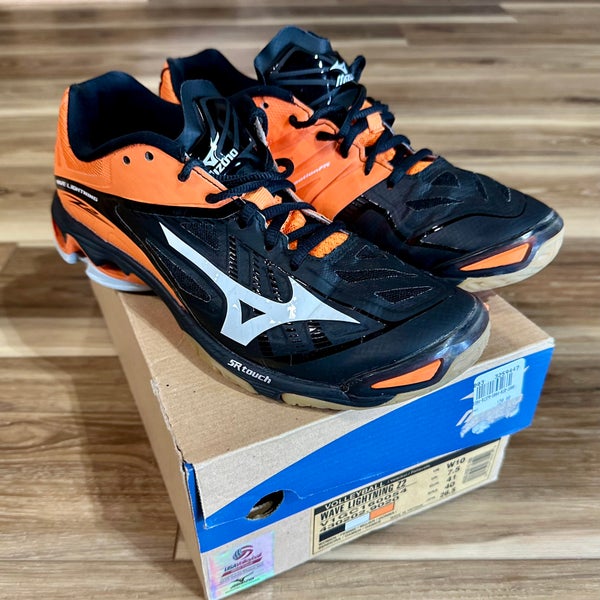 Women’s Mizuno Wave Lightning Z2 Volleyball Shoes, Orange/Black, Size 10