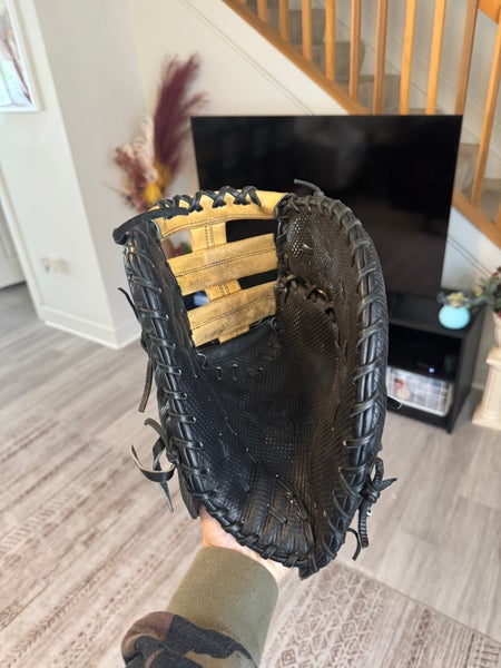 Wilson Right Hand Throw First Base A200 Baseball Glove 12.5" (New)