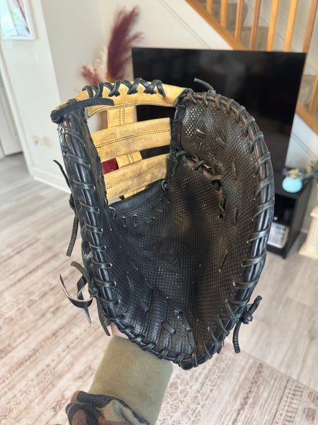 Wilson Right Hand Throw First Base A200 Baseball Glove 12.5" (New)