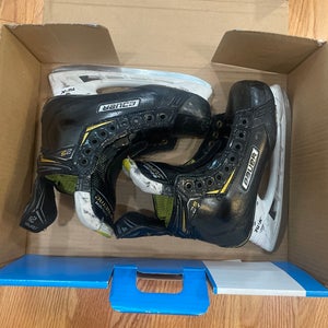 2018 Bauer Supreme 2S Hockey Skates Regular Width   Size 4.5 (Used)