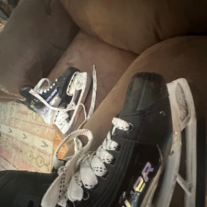 Bauer Vapor Hyperlite 2 Hockey Skates Size 6.5 (Used)