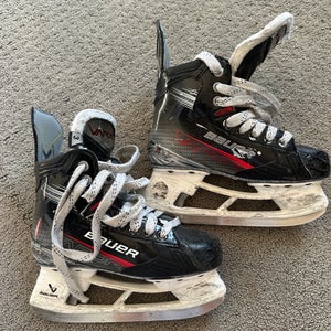 2023 Bauer Vapor X Shift Pro Hockey Skates Size 3 (Used)