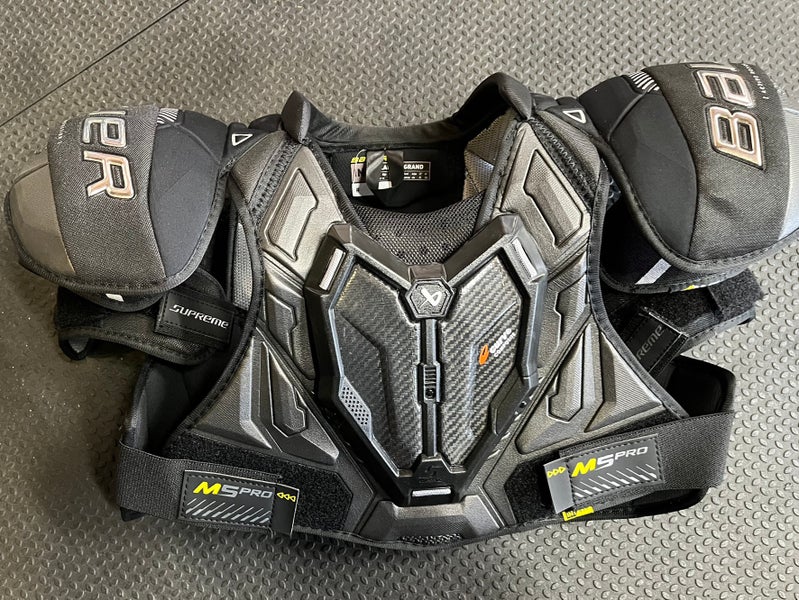 Intermediate Large Bauer Supreme M5 Pro Shoulder Pads  (Used)