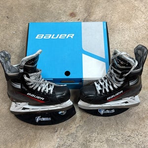 2023 Bauer Vapor X3 Hockey Skates Extra Wide Width Size 5 (Used)