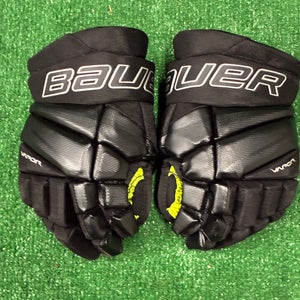 Black Junior Bauer Vapor 3X Gloves 11" (Used)