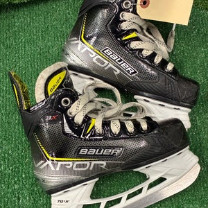 Youth Bauer Vapor 3X Hockey Skates Regular Width 11.5 (Used)