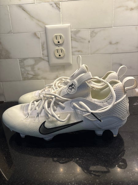 White Men's Size M 11.0 (W 12.0) Adult Nike Low Top Alpha Huarache 7 Elite Molded Cleats (Used)