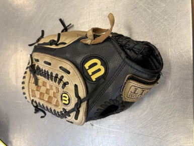Used Wilson A450 BB/SB Glove RH Throw Black 11 1/2" 11339-S000191006
