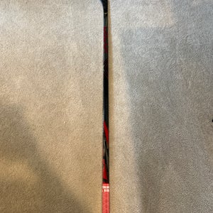 Senior Bauer Vapor FlyLite Right Handed Hockey Stick P28 (Used)