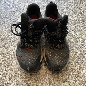 Size 3.5 youth under armor (used)