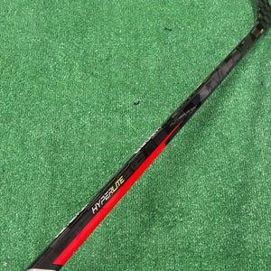 Intermediate Bauer Vapor Hyperlite Hockey Stick Right Handed P92 (Used)