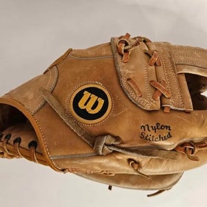 Vintage WILSON 9570 Softball Leather Glove for Right Hand Thrower