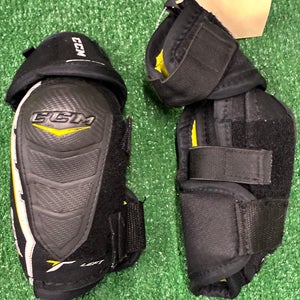 Junior Medium CCM Tacks 2052 Elbow Pads (Used)