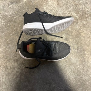 Black Kid's Size M 7.0 (W 8.0) Under Armour Bryce harper Turf Cleats (Used)
