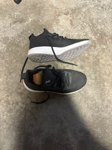 Black Kid's Size M 7.0 (W 8.0) Under Armour Bryce harper Turf Cleats (Used)