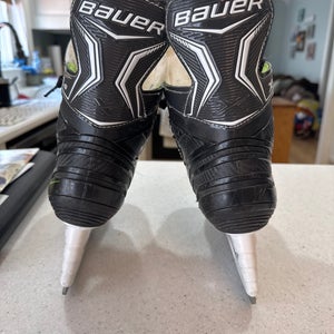 Bauer XLS Hockey Skates Regular Width   Size 3 (Used)