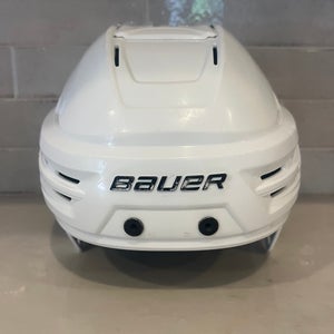Medium White Bauer Re-Akt 85 Helmet (Used)