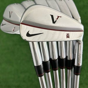Nike TW Tiger Woods VR Forged Iron Set 4-P / Dynamic Gold 120 Stiff