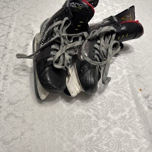 2021 Bauer Vapor Hyperlite Hockey Skates Narrow Width   8 (Used)