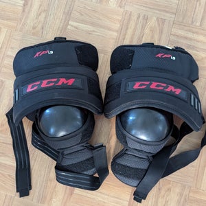 CCM 1.9 Senior Goalie Knee Protector