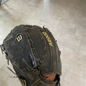 Wilson LH Pitcher's A2000 Baseball Glove 11.75" (Used)