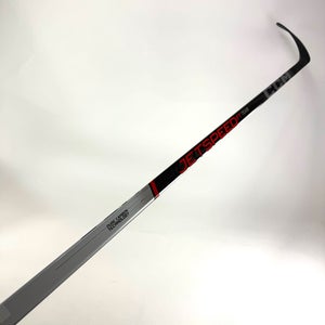 New Right CCM Jetspeed FT team | 75 Flex P90TM Curve Grip | D281