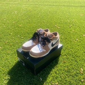 Gray Men's Size M 9.5 (W 10.5) Youth Air Jordan Low Top Molded Cleats (Used)