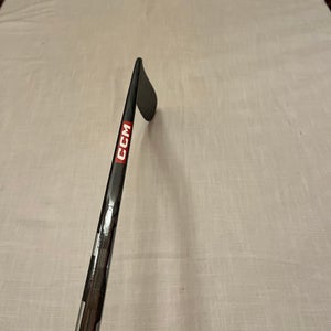 Intermediate CCM JetSpeed FT5 Right Handed Hockey Stick P29 (Used)