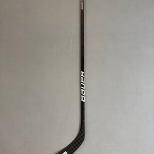 New Senior Bauer Vapor Team Right Handed Pro Stock Hockey Stick 77 Flex P88